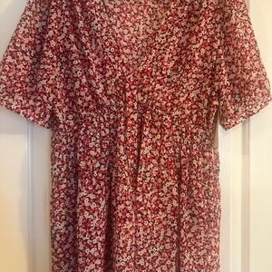 Woman’s Michael Kors top NWT SZ L